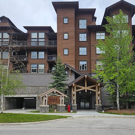 1000 Peaks Lodge Panorama Exterior photo