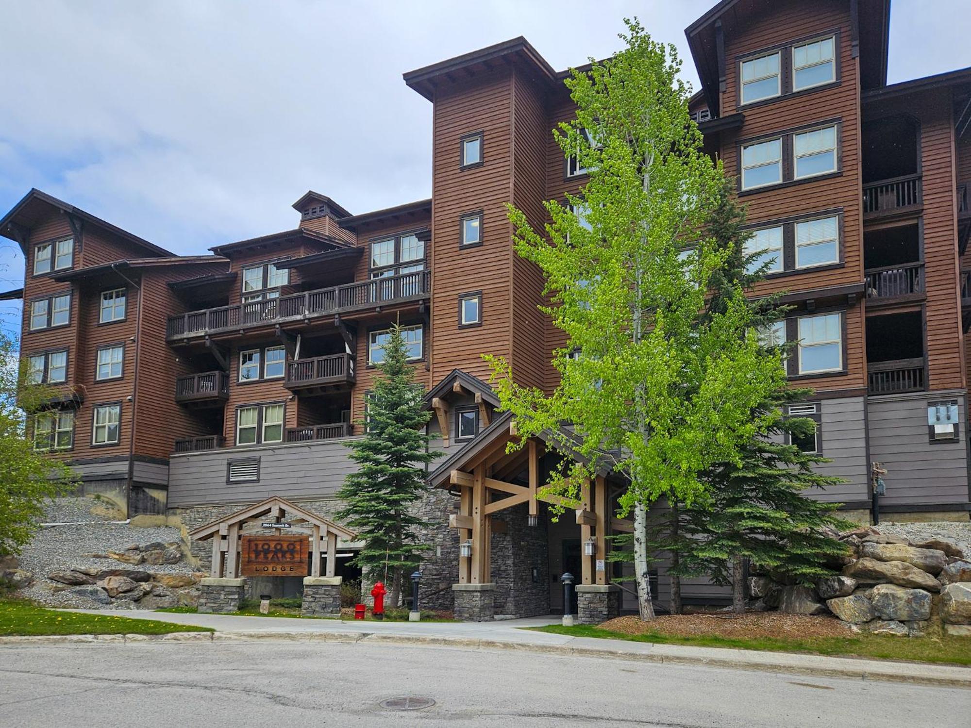 1000 Peaks Lodge Panorama Exterior photo