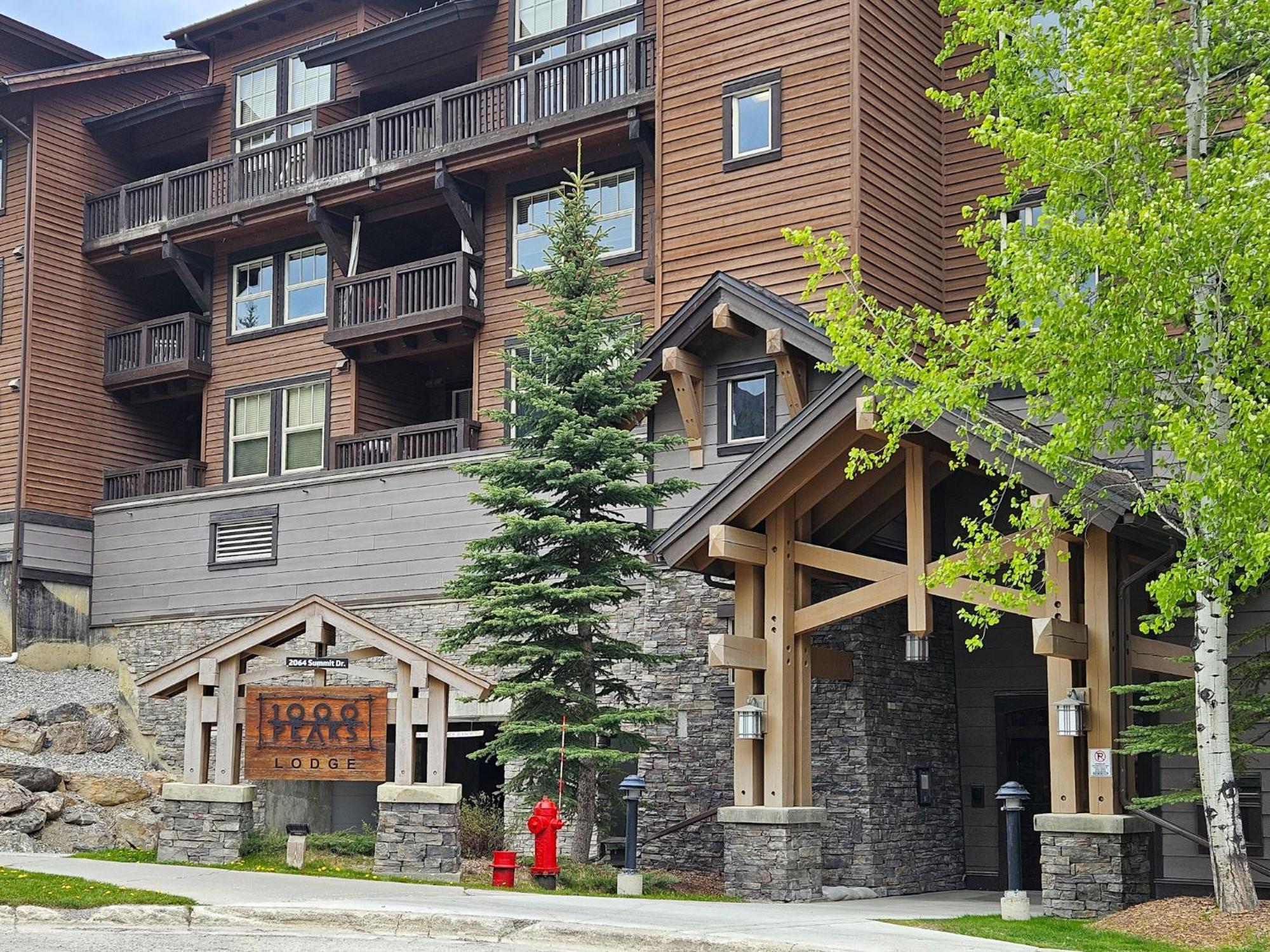 1000 Peaks Lodge Panorama Exterior photo